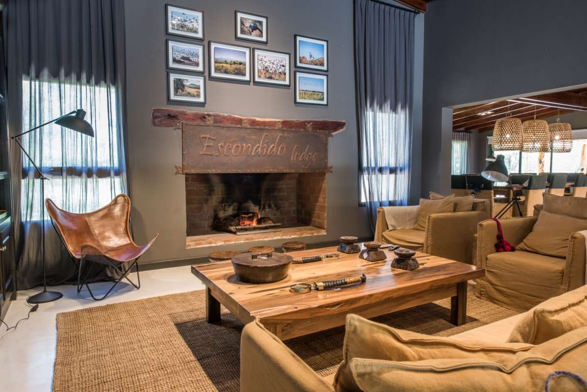 Escondido lodge pool area