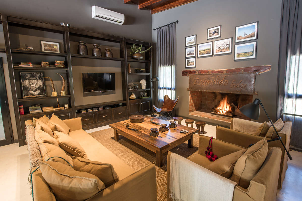 Escondido lodge field